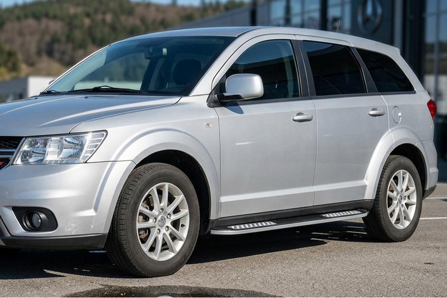 Fiat Freemont 2011-2016 Estribos Laterales Tayga V2 (2 uds., Aluminio) Image