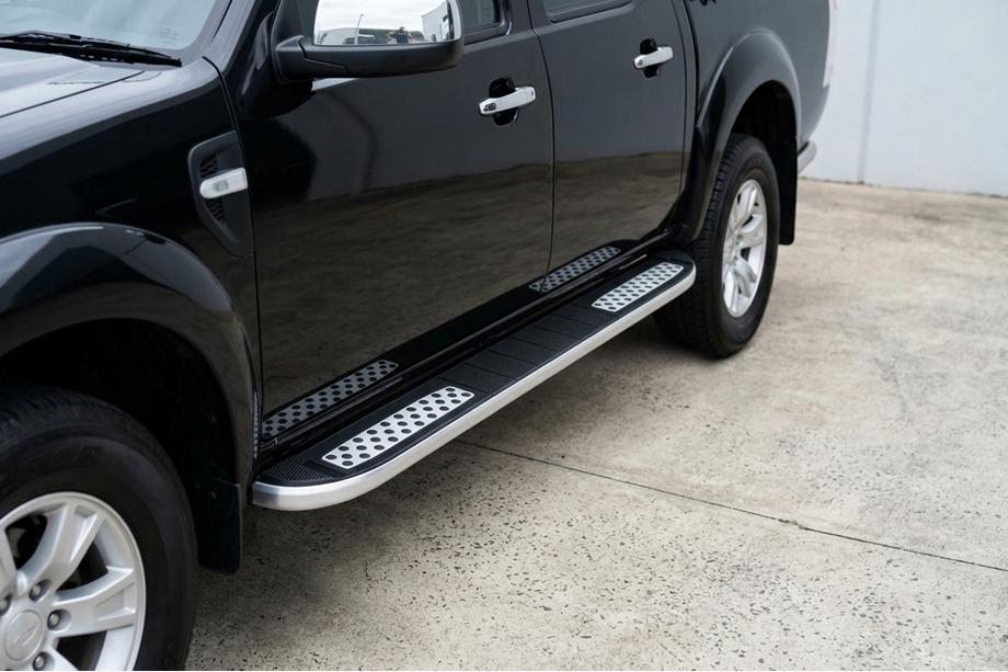 Mazda BT-50 2007-2012 Estribos Laterales Tayga V2 (2 uds., Aluminio) Image