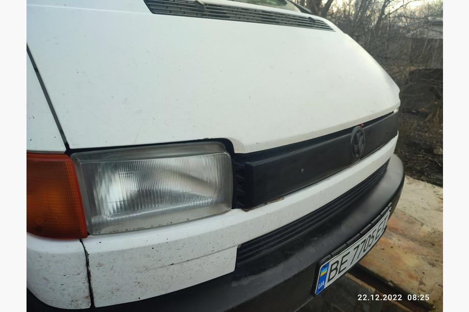 Volkswagen T4 Transporter 1990-2003 Cubierta de rejilla delantera de invierno Brillante para frente recto Foto 5