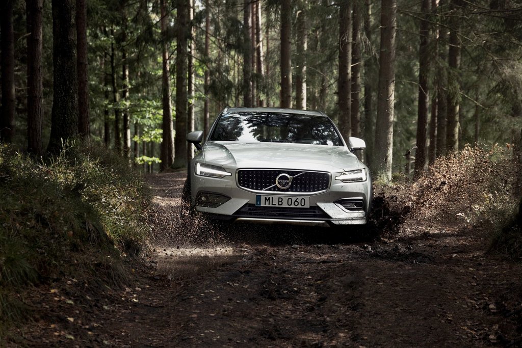 Revisión de vsedorozhnogo de camioneta Volvo V60 Cross Country