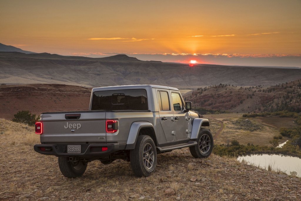 Revisión de camioneta con chasis de tracción total Jeep Gladiator