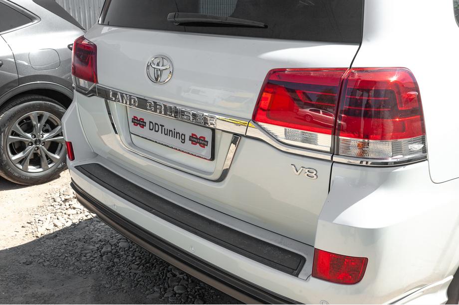 Toyota Land Cruiser 200 2007-2021 Soporte de Matrícula Estándar Negro Foto 10