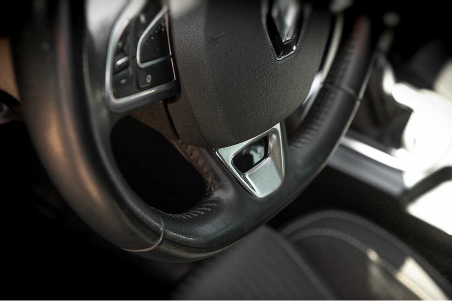 Renault Megane IV 2016-2025 Embellecedor de Volante Acero Inoxidable Image