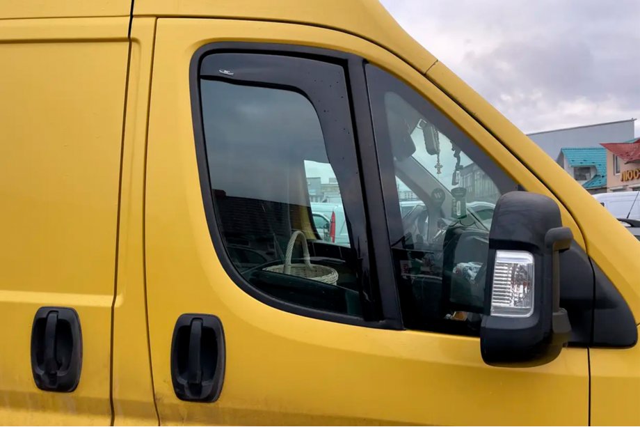 Citroen Jumper 2007-2025 Deflectores de ventana encastrables (2 uds, HIC) Image