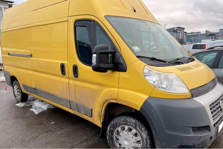 Peugeot Boxer 2006-2025 Deflectores de ventana encastrables (2 uds, HIC) Foto 3