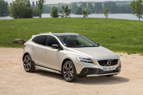 Modificación todoterreno del Volvo V40 Cross Country hatchback