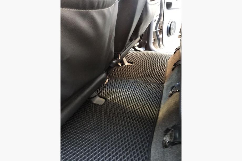 Toyota Land Cruiser 80 1990-1997 Alfombrillas EVA (negras) Foto 2