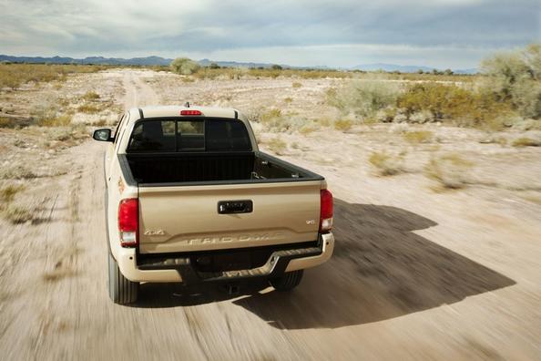 Revisión de camioneta de tamaño mediano Toyota Tacoma Foto 13