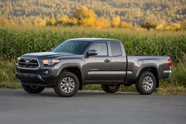 Revisión de camioneta de tamaño mediano Toyota Tacoma Foto 12