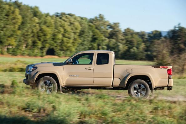Revisión de camioneta de tamaño mediano Toyota Tacoma Foto 15
