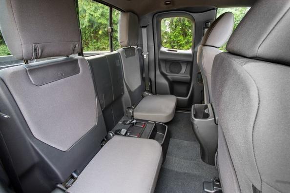 Revisión de camioneta de tamaño mediano Toyota Tacoma Foto 9