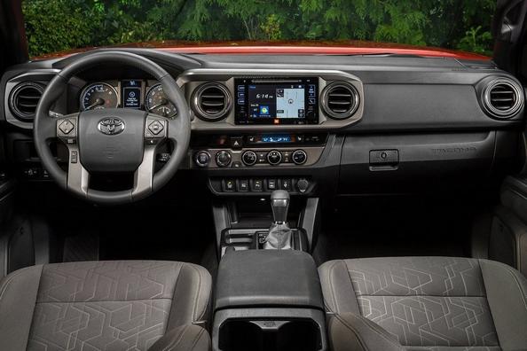 Revisión de camioneta de tamaño mediano Toyota Tacoma Foto 7