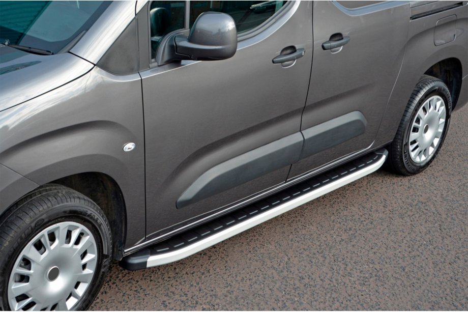 Peugeot Partner/Rifter 2019- Estribos Laterales Fullmond (2 uds., Aluminio) Batalla Corta Foto 2