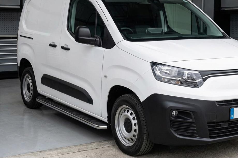 Opel Combo 2019- Estribos Laterales Maydos V1 (2 uds., Aluminio y Acero Inoxidable) Image