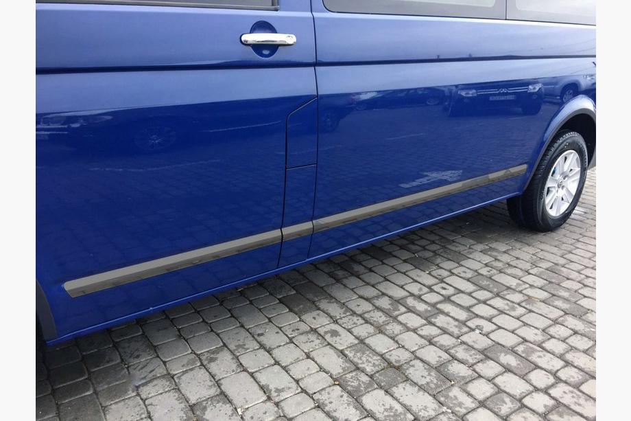 Volkswagen T5 Multivan 2003–2010 Molduras de Puerta (Acero Inoxidable, Cromo Negro) Image