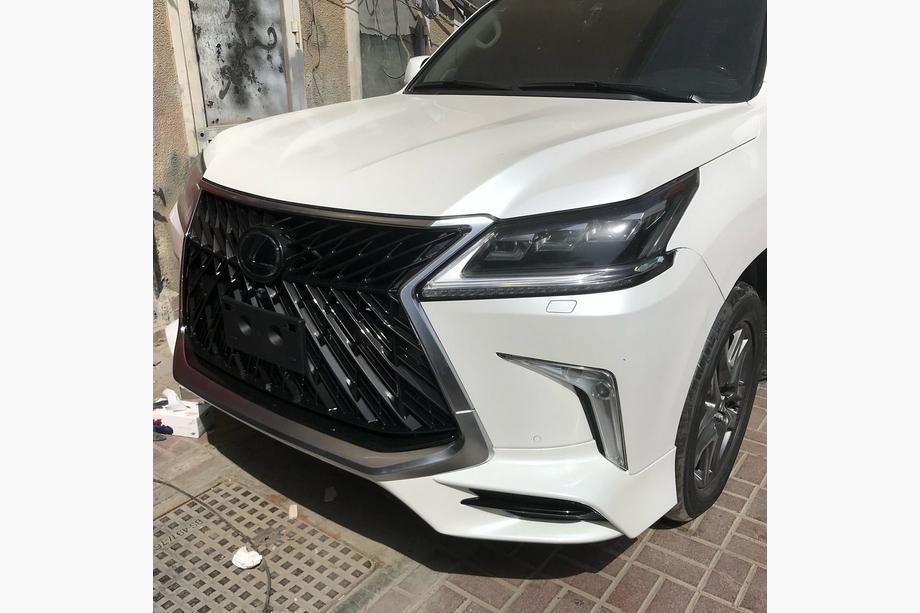 Lexus LX570/450d 2008-2022 Kit de conversión facelift de modelo 2008-2016 a TRD Superior (2016-2020) Foto 4