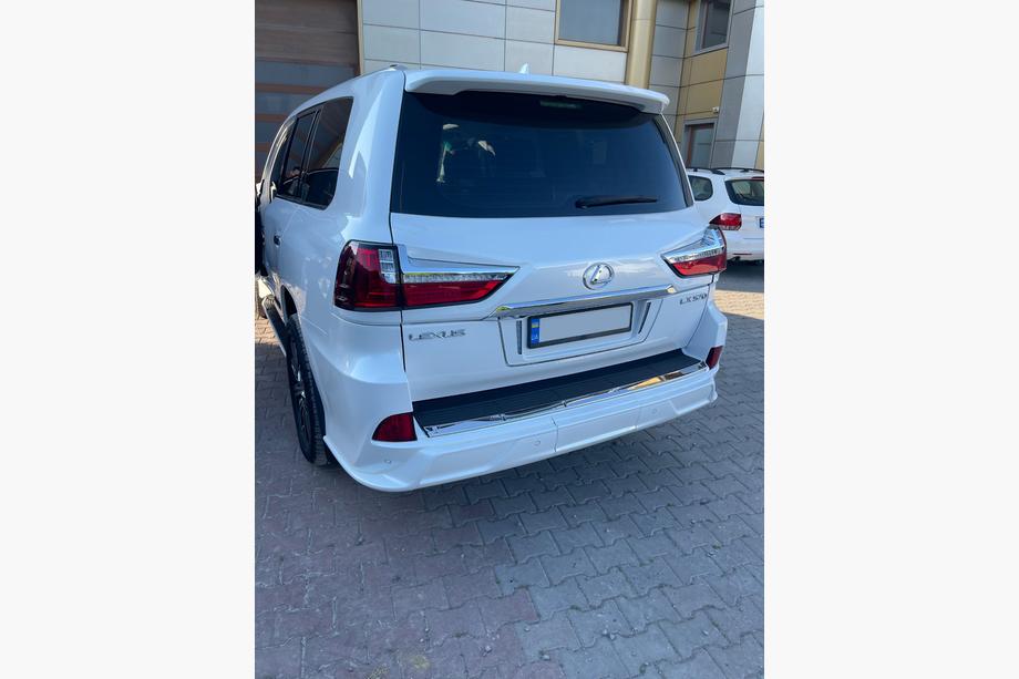 Lexus LX570/450d 2008-2022 Kit de conversión facelift de modelo 2008-2016 a TRD Superior (2016-2020) Foto 6
