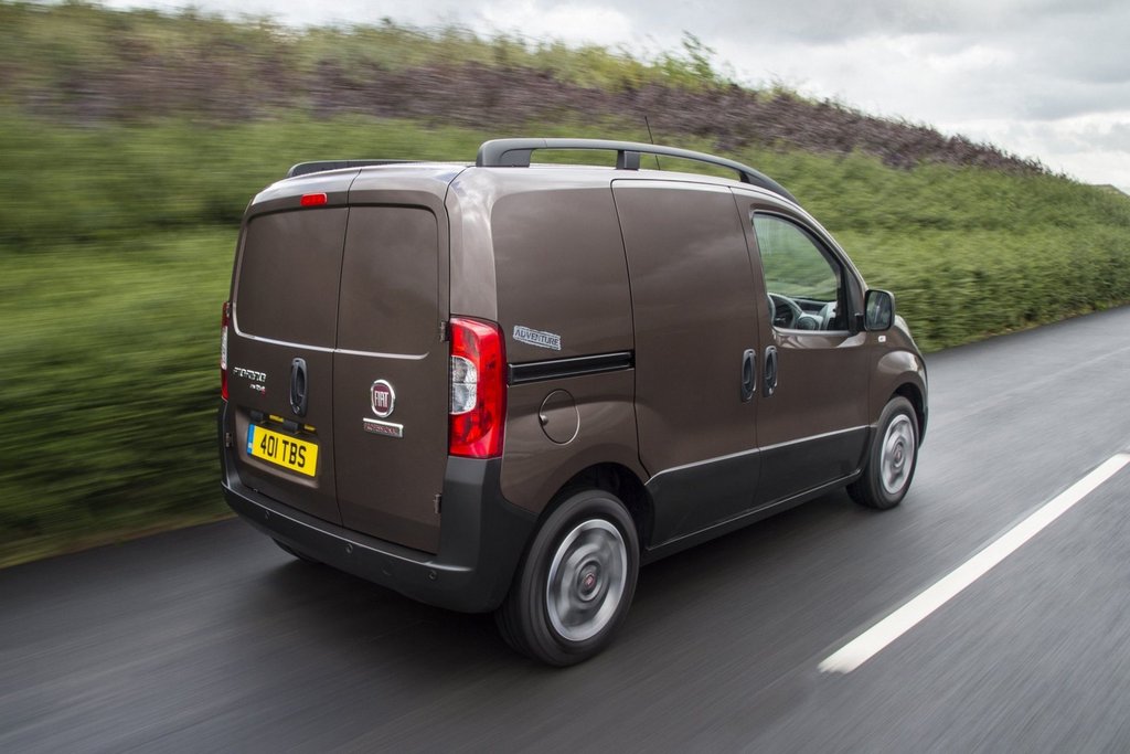 Revisión de la micro van Fiat Fiorino Cargo renovada