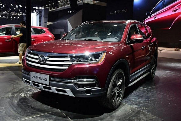 Polnoprivodniy siete pasajeros crossover Lifan X80