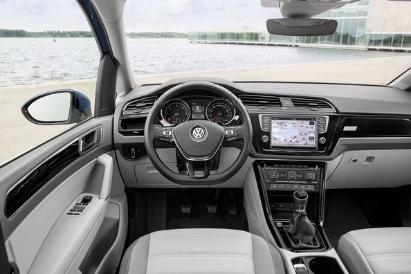 Revisión de la furgoneta compacta Volkswagen Touran de segunda generación Foto 7