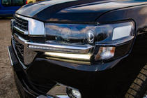 Toyota Land Cruiser 200 2007-2021 Pestañas de faros con LED (2016↗) foto 4