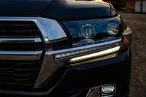 Toyota Land Cruiser 200 2007-2021 Pestañas de faros con LED (2016↗) foto 5