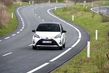 Revisión del hatchback subcompacto actualizado Toyota Yaris foto 4