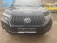 Toyota Land Cruiser Prado 150 2009-2023 Parrilla 2017↗ LED (Zeus Black, con pestañas Black) foto 11