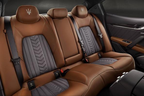 Resumen de deportivo de la berlina, el Maserati Ghibli Foto 12