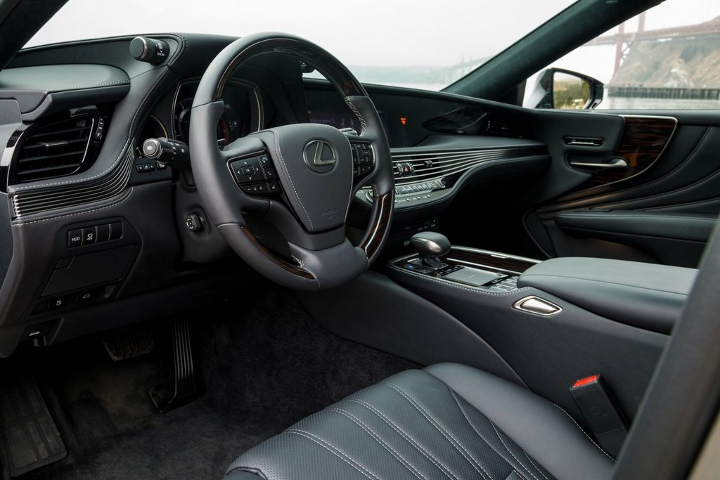De tamaño completo de lujo sedán Lexus LS 500