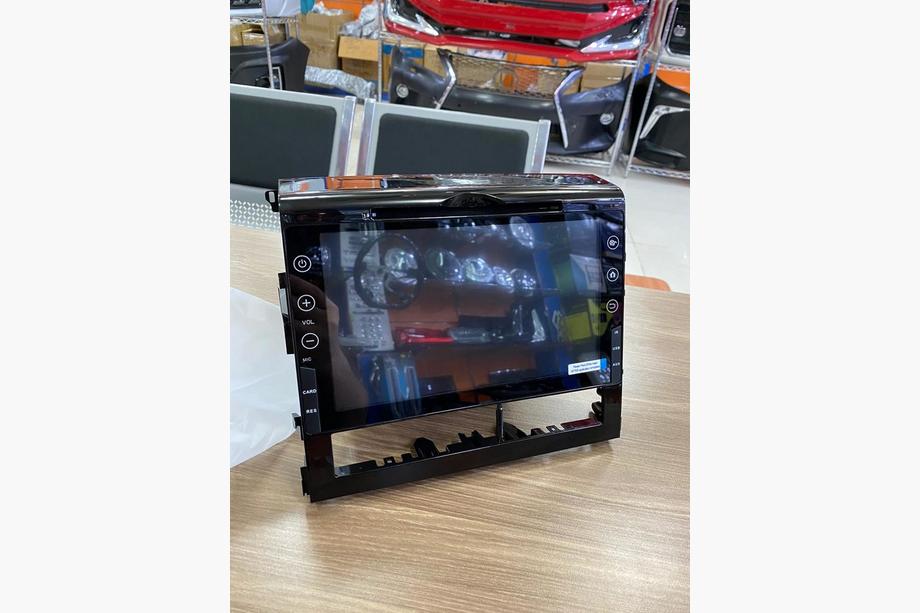 Toyota Land Cruiser 200 2007-2021 Radio de coche 2015+ (diseño OEM, 16 pulgadas) Foto 3
