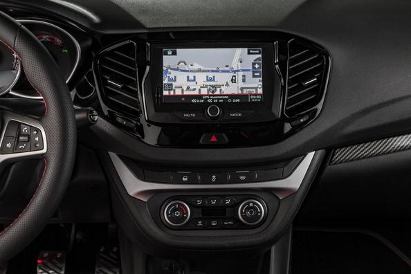 Variante deportiva de la berlina Lada Vesta Sport Foto 14