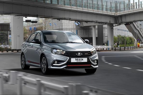 Variante deportiva de la berlina Lada Vesta Sport Foto 9