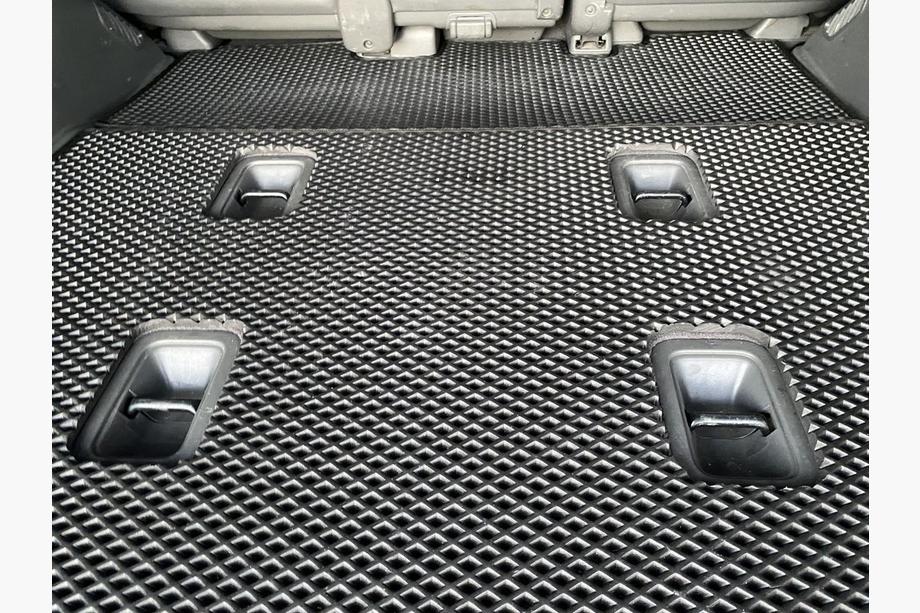 Lexus LX570/450d 2008-2022 Alfombrilla de maletero 2 uds (EVA, 7 plazas, Negro) Foto 3