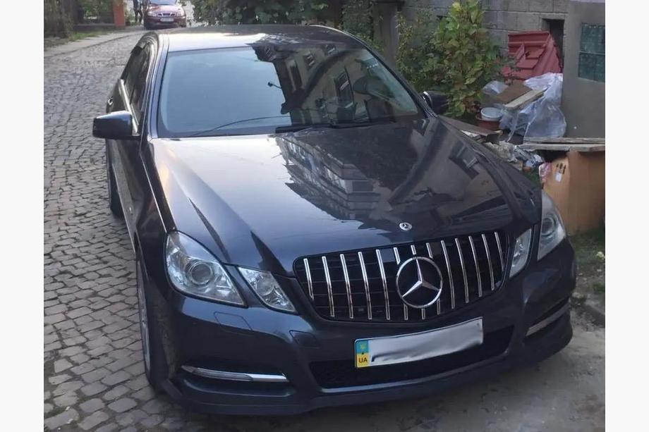 Mercedes E-сlass W212 2009-2016 Parrilla Delantera GT Panamericana (2009-2012) Image
