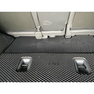 Alfombrilla de maletero 2 uds (EVA, 7 plazas, Negro) Toyota Land Cruiser 200 2007-2021 foto 4