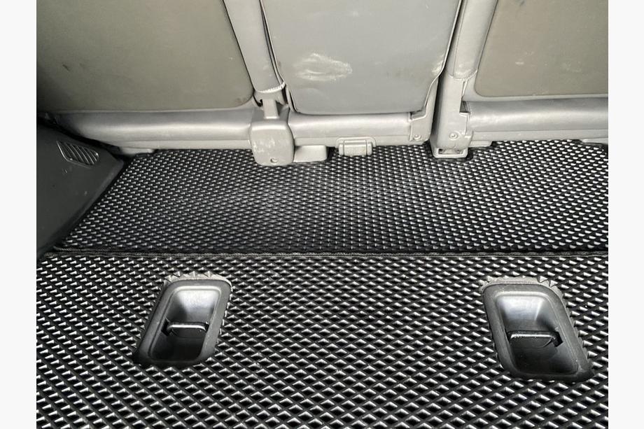 Toyota Land Cruiser 200 2007-2021 Alfombrilla de maletero 2 uds (EVA, 7 plazas, Negro) Foto 4