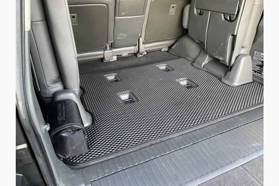 Toyota Land Cruiser 200 2007-2021 Alfombrilla de maletero 2 uds (EVA, 7 plazas, Negro) Foto 5