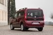 Revisión de la furgoneta compacta actualizada Fiat Doblo foto 7