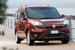 Revisión de la furgoneta compacta actualizada Fiat Doblo foto 3