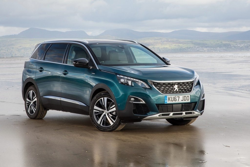 La segunda generación del crossover Peugeot 5008