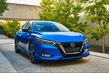 El examen de un sedán Nissan Sentra en 2020 el modelo del año foto 6