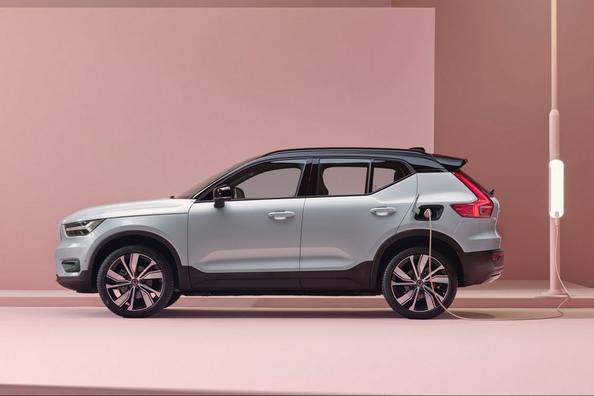 Hervidor polnoprivodniy crossover Volvo XC40 Recharge Foto 3