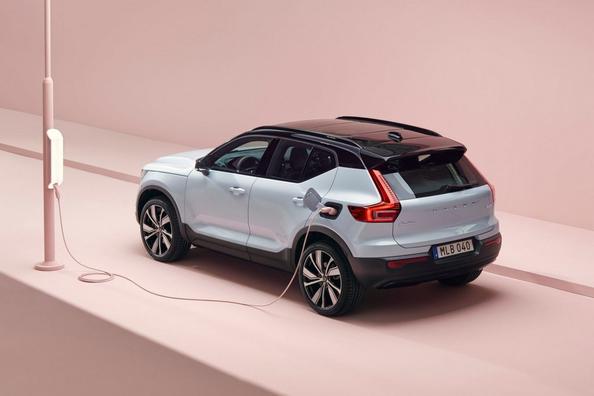 Hervidor polnoprivodniy crossover Volvo XC40 Recharge Foto 2