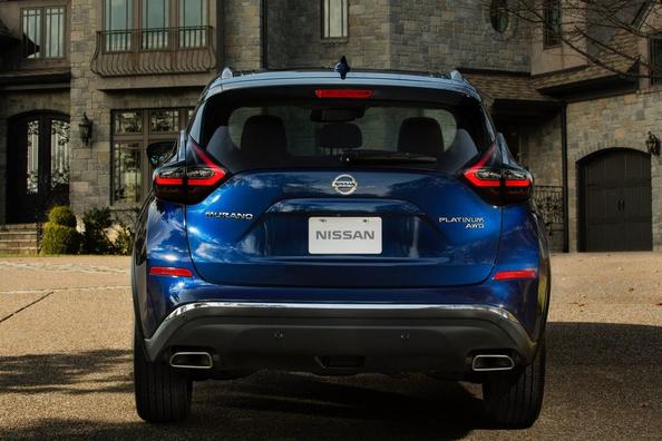 Revisión del crossover mediano actualizado Nissan Murano Foto 4