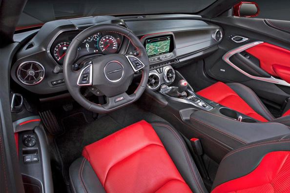 Modificación rediseñada del cupé deportivo Chevrolet Camaro Foto 12