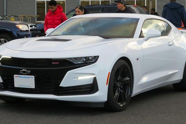 Modificación rediseñada del cupé deportivo Chevrolet Camaro Foto 10