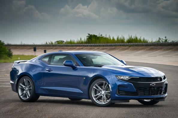 Modificación rediseñada del cupé deportivo Chevrolet Camaro