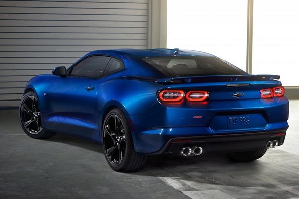 Modificación rediseñada del cupé deportivo Chevrolet Camaro Foto 4
