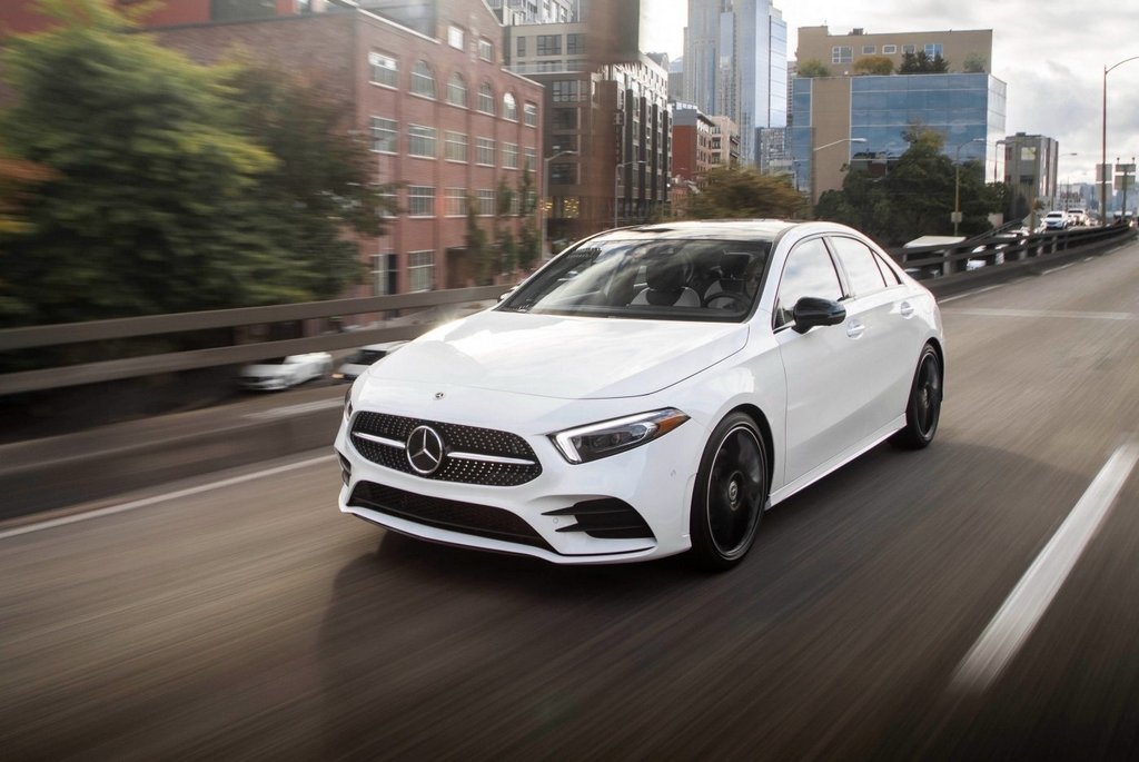 Revisión del modelo compacto de Mercedes-Benz A-Class Sedan
